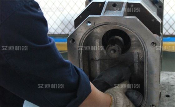 轉子泵組裝中心.jpg 轉子泵組裝中心.jpg