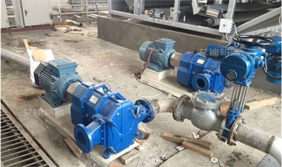 轉(zhuǎn)子泵安裝時(shí)對(duì)管路的要求.jpg 轉(zhuǎn)子泵安裝時(shí)對(duì)管路的要求.jpg