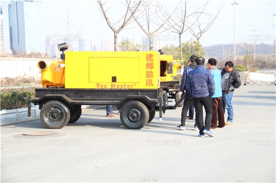 市政移動泵站驗收現(xiàn)場.jpg 市政移動泵站驗收現(xiàn)場.jpg