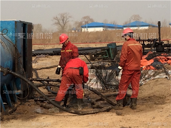 大慶油田工作現(xiàn)場(chǎng).jpg 大慶油田工作現(xiàn)場(chǎng).jpg