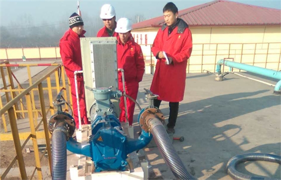 華北油田第五采油廠污油提升泵交付現(xiàn)場(chǎng).jpg 華北油田第五采油廠污油提升泵交付現(xiàn)場(chǎng).jpg