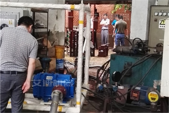 高壓清洗泵安裝現(xiàn)場測試.jpg 高壓清洗泵安裝現(xiàn)場測試.jpg