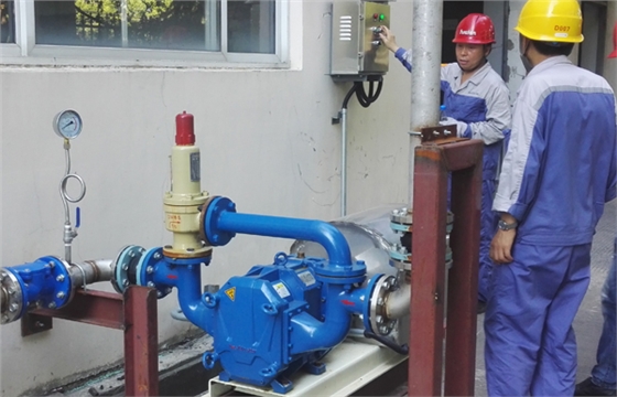 廠區(qū)化糞池抽糞泵廠家.jpg 廠區(qū)化糞池抽糞泵廠家.jpg