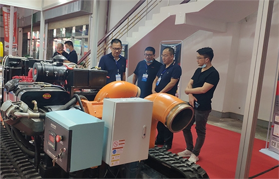 移動搶險電源泵站-艾迪機器.jpg 移動搶險電源泵站-艾迪機器.jpg