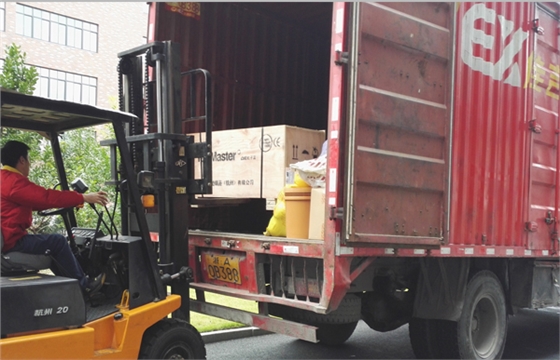 艾迪機(jī)器凸輪泵發(fā)貨中.jpg 艾迪機(jī)器凸輪泵發(fā)貨中.jpg