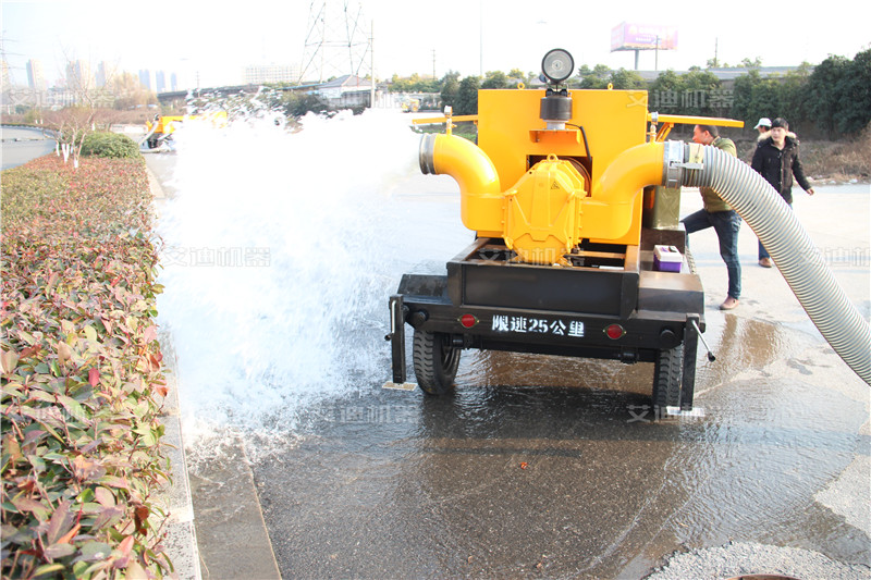 城市排澇，抗旱搶險(xiǎn)移動泵車.jpg