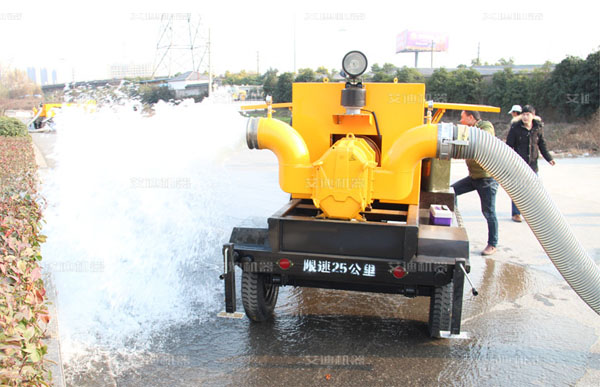 城市排澇，抗旱搶險(xiǎn)移動(dòng)泵車.jpg