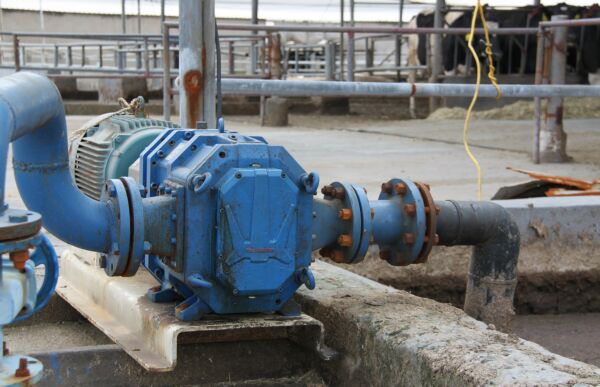 糞污抽送泵凸輪轉(zhuǎn)子式泵.jpg 糞污抽送泵凸輪轉(zhuǎn)子式泵.jpg