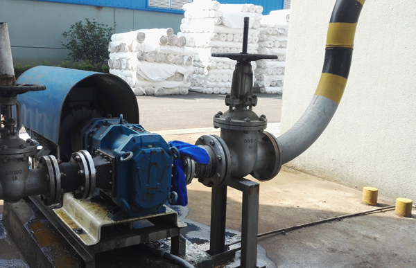 江蘇印染廠凸輪轉(zhuǎn)子泵使用中.jpg 江蘇印染廠凸輪轉(zhuǎn)子泵使用中.jpg