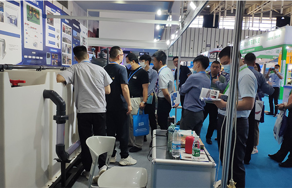 徐工團隊洽談艾迪真空排水方案.jpg 徐工團隊洽談艾迪真空排水方案.jpg