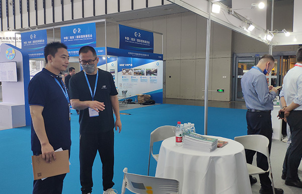 真空排水系統(tǒng)客戶講解中.jpg 真空排水系統(tǒng)客戶講解中.jpg