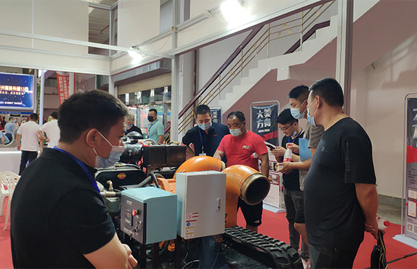 應急搶險排澇泵車.jpg 應急搶險排澇泵車.jpg