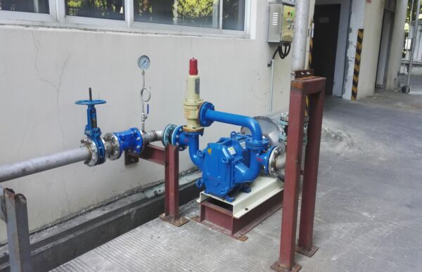 化糞池污水輸送泵生產(chǎn).jpg 化糞池污水輸送泵生產(chǎn).jpg