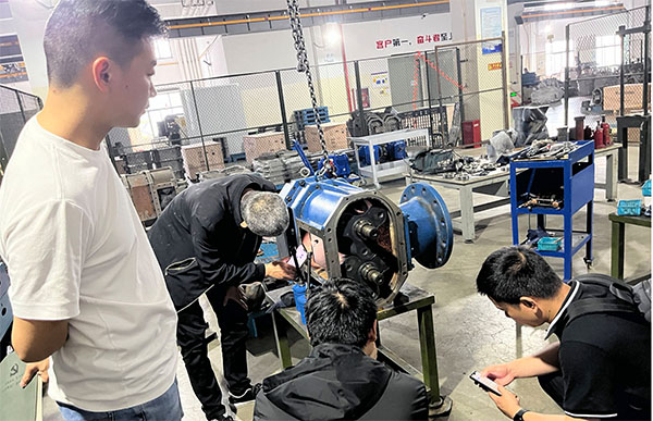 臨江污水廠參觀艾迪凸輪轉(zhuǎn)子泵.jpg 臨江污水廠參觀艾迪凸輪轉(zhuǎn)子泵.jpg