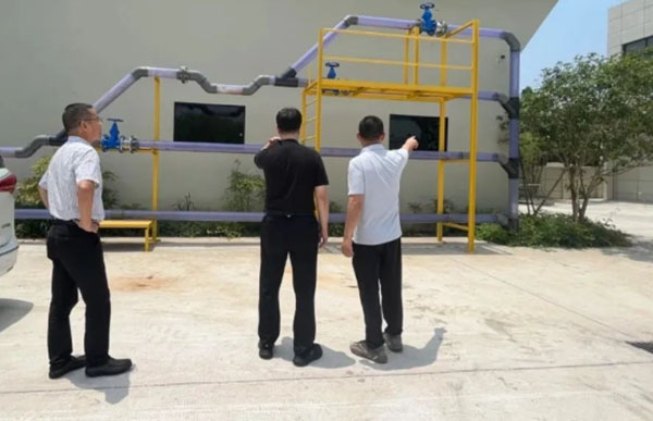 趙剛院士參觀考察圖.jpg 趙剛院士參觀考察圖.jpg