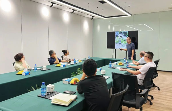 浙江省直建筑設(shè)計(jì)院團(tuán)隊(duì)蒞臨艾迪機(jī)器全資子公司.jpg 浙江省直建筑設(shè)計(jì)院團(tuán)隊(duì)蒞臨艾迪機(jī)器全資子公司.jpg